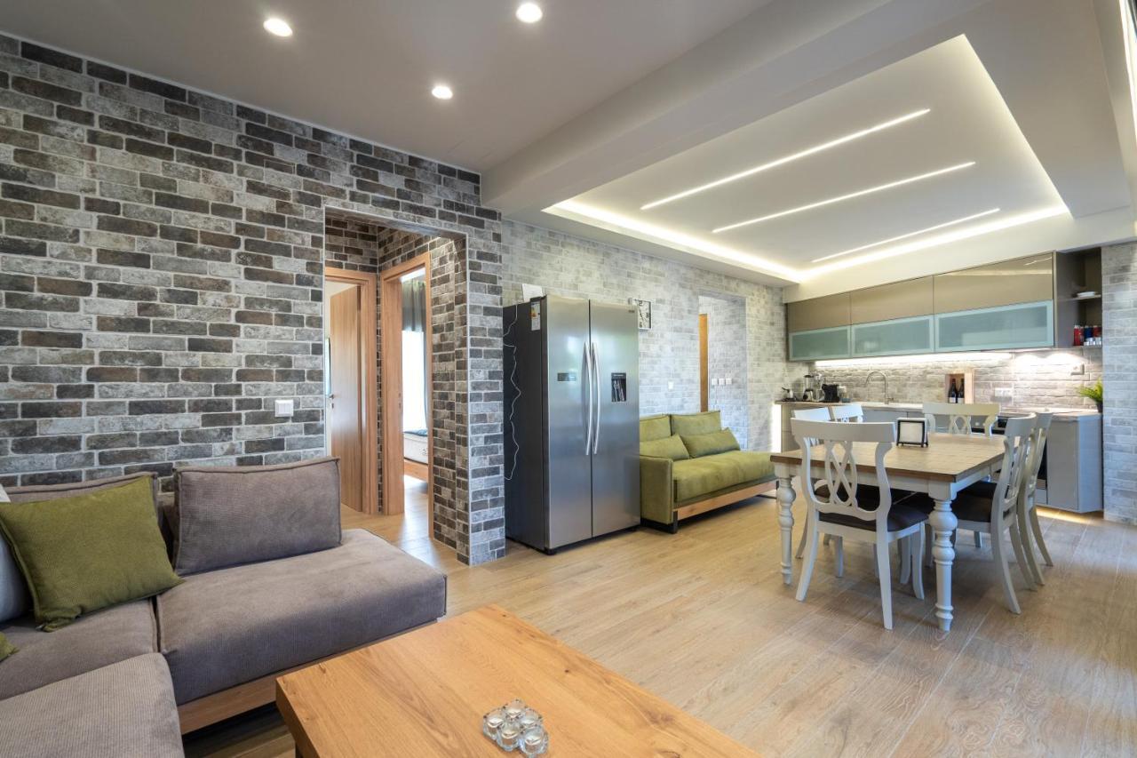 Family Apartment Zornitsa Néa Fókaia Bagian luar foto